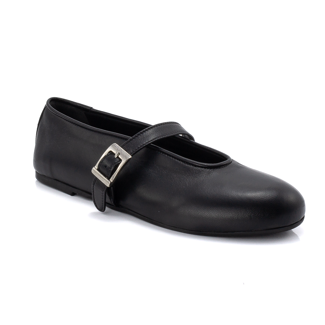 Outfit con ballerine nere: idee primavera estate 2025